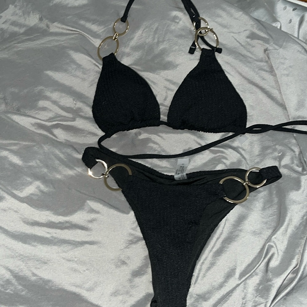 Black bikini